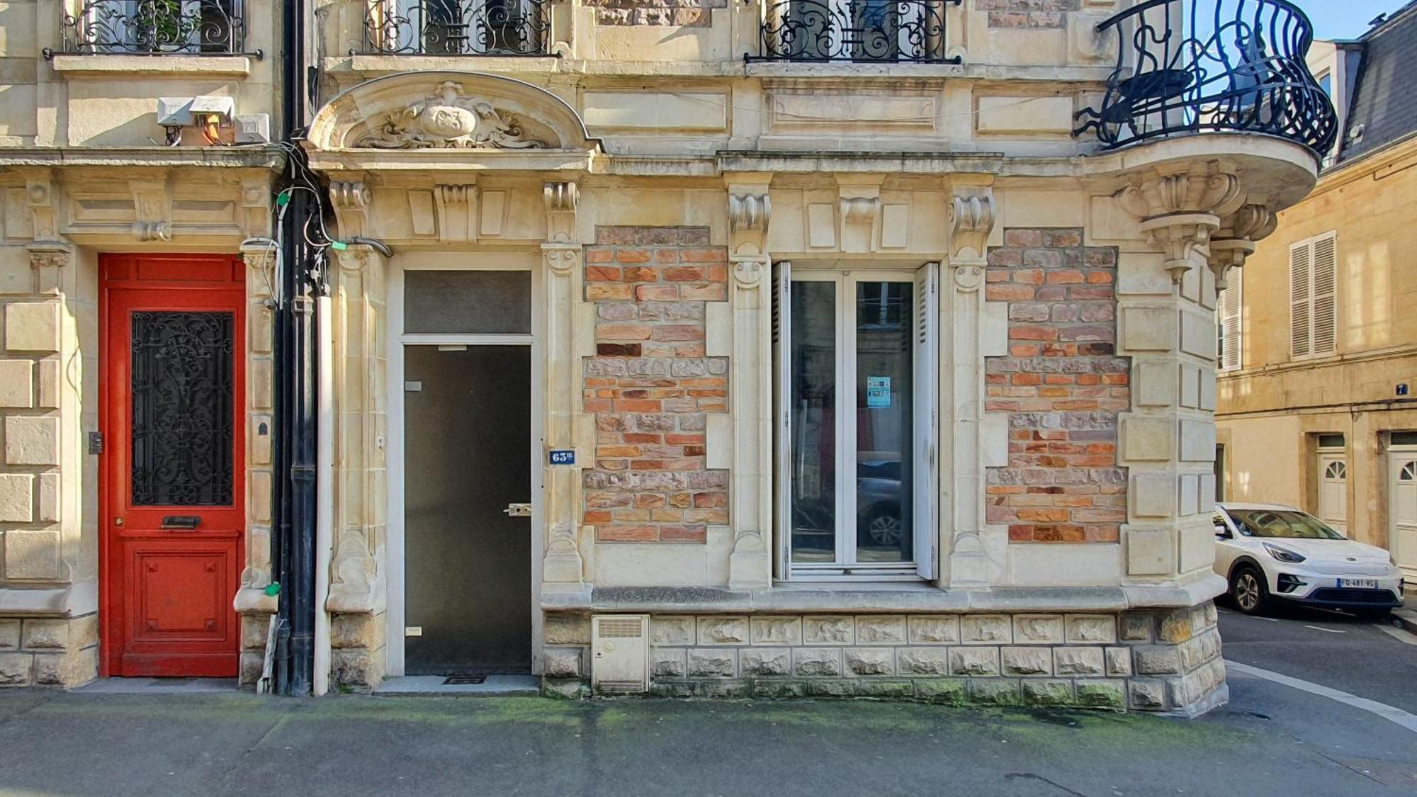 Charming Studio With View Of The Abbaye-Aux-Hommes Caen Quarto foto